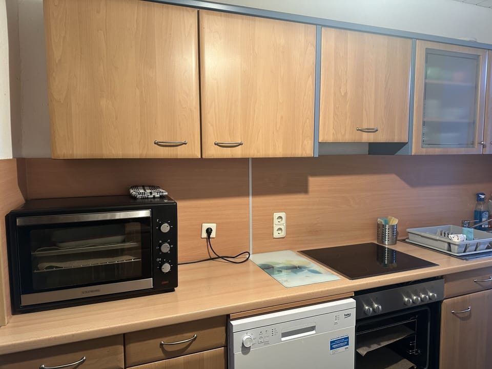 Standard Double Room, Shared Bathroom (Zweibett) | Shared kitchen