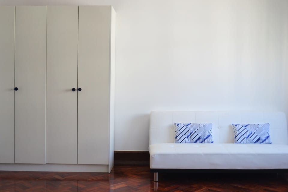 Deluxe Suite | Desk, blackout drapes, soundproofing, iron/ironing board