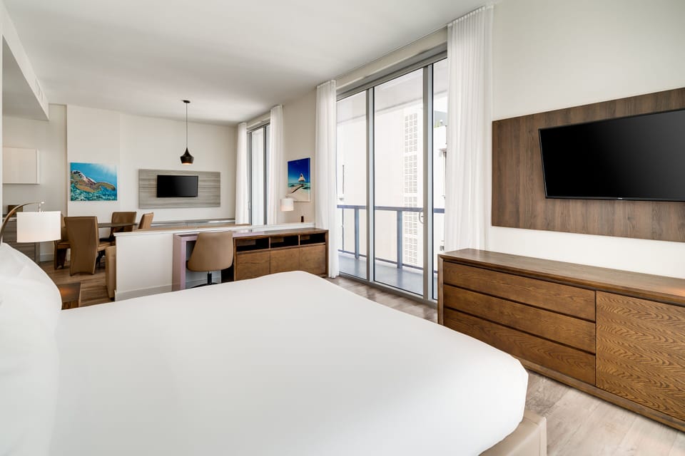 Deluxe Ocean View Suite King with Loft | Premium bedding, pillowtop beds, in-room safe, desk