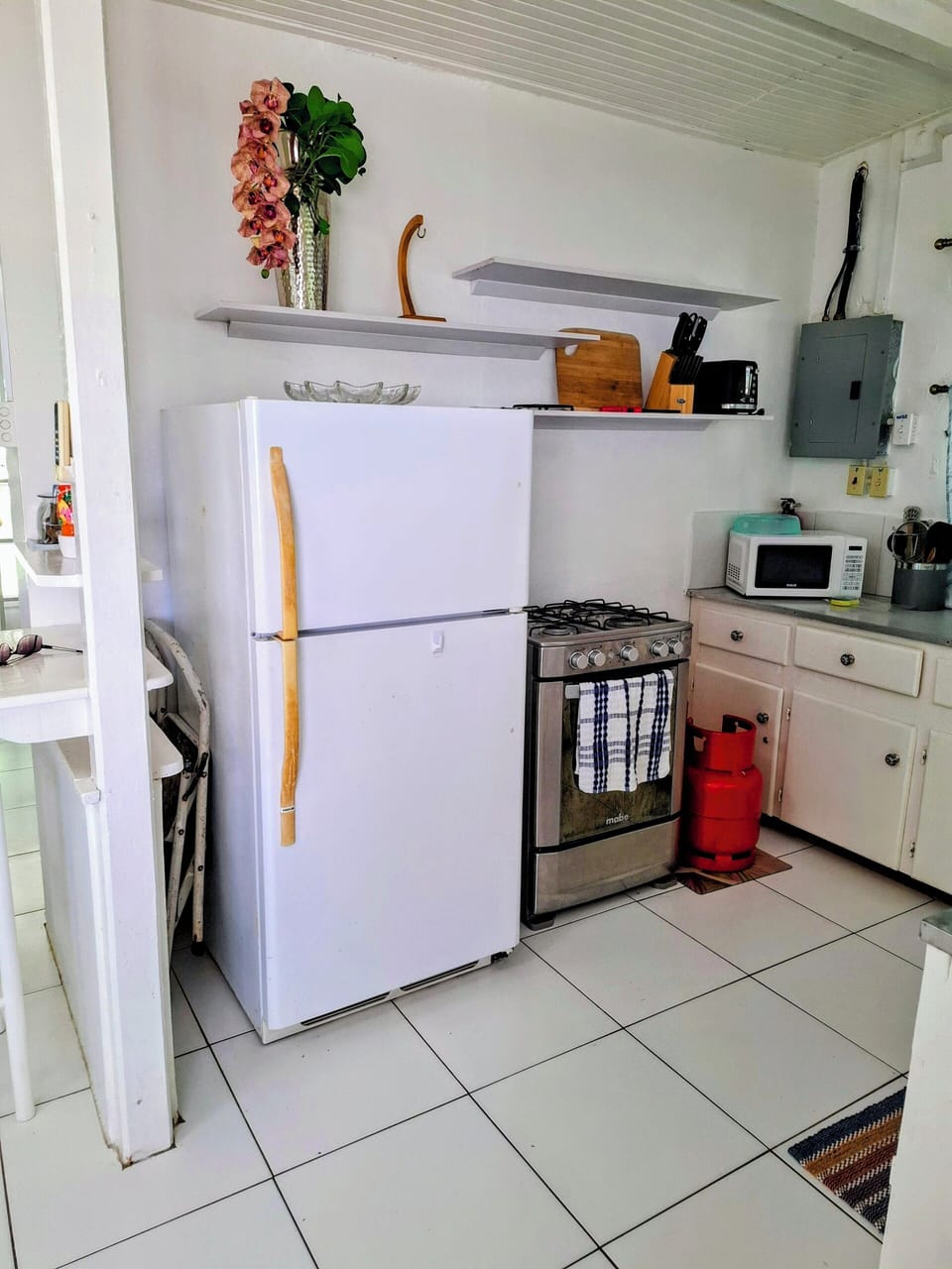 Cottage, Multiple Beds, Kitchen | Private kitchen | Coffee/tea maker, fridge, microwave, oven