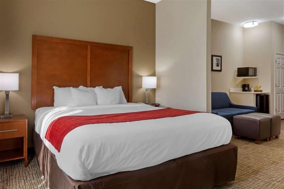 In-room safe, desk, iron/ironing board, free WiFi