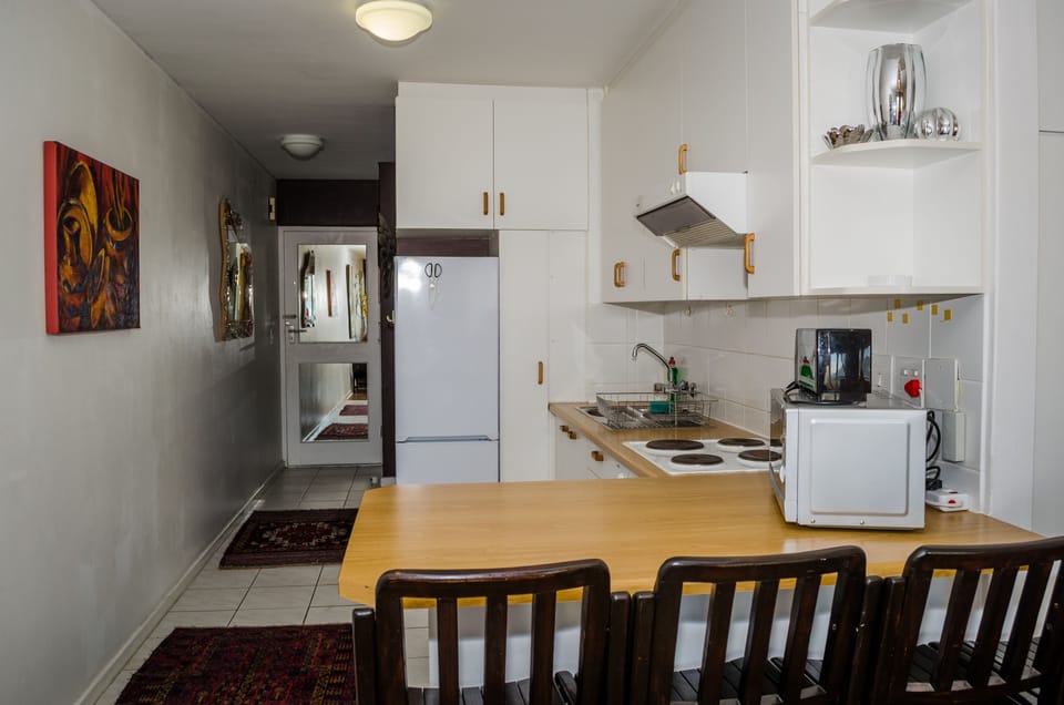 Design Apartment, Sea View | In-room dining