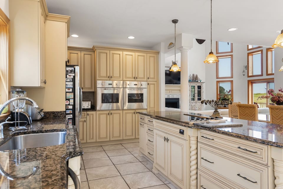 CC139: Il Destino | Mid Level Kitchen