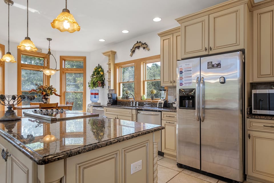 CC139: Il Destino | Mid Level Kitchen