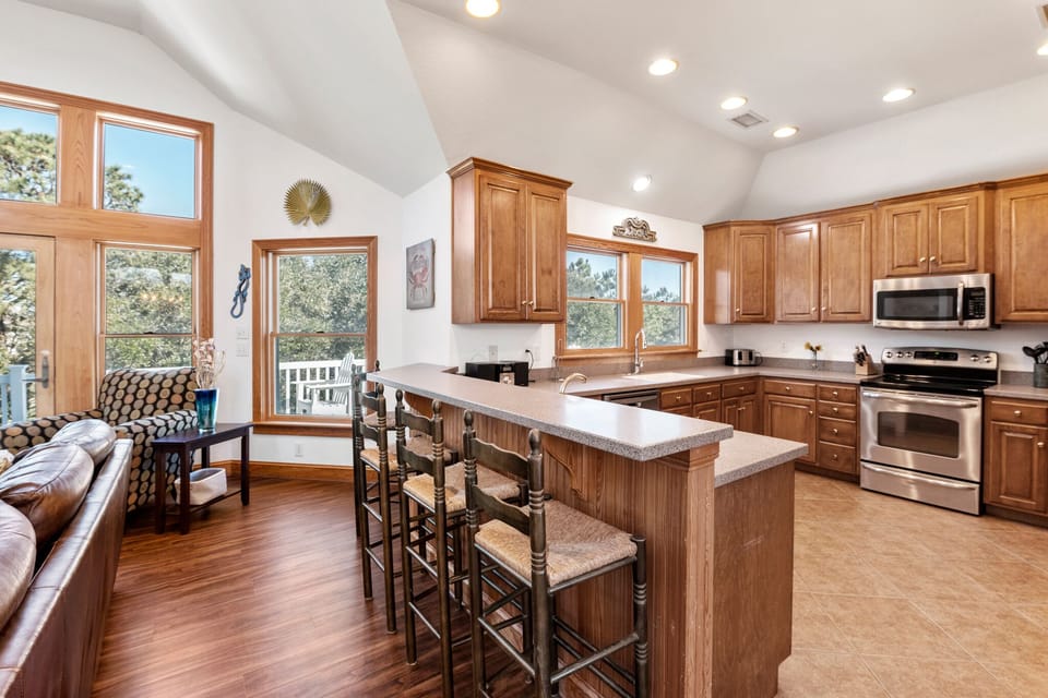 CC297: Las Brisas | Top Level Kitchen