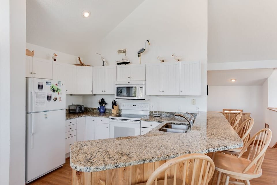 S011: Sea-renity | Top Level Kitchen