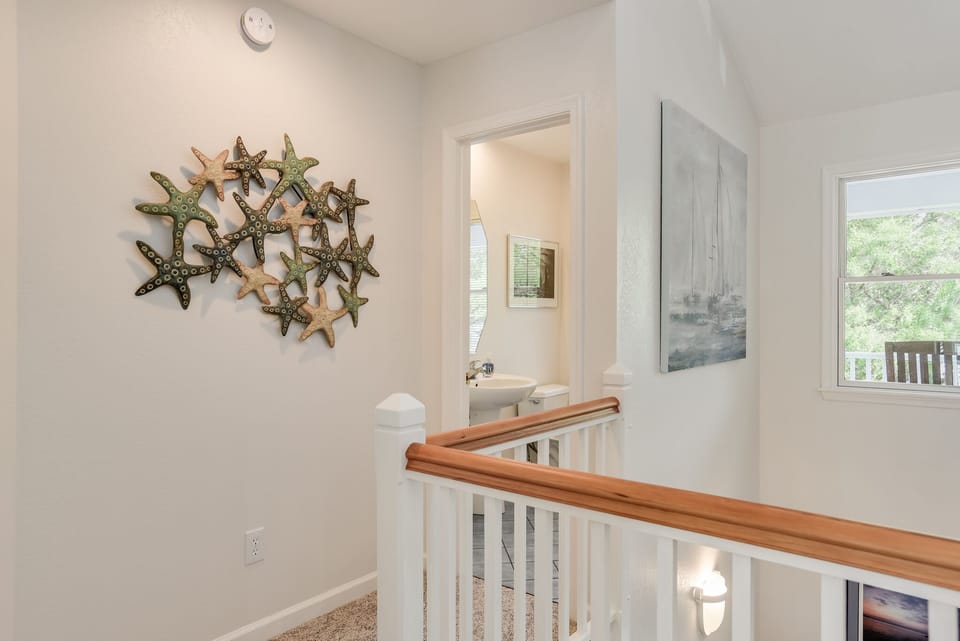 MB13:  Eagles Nest | Top Level Half Bath