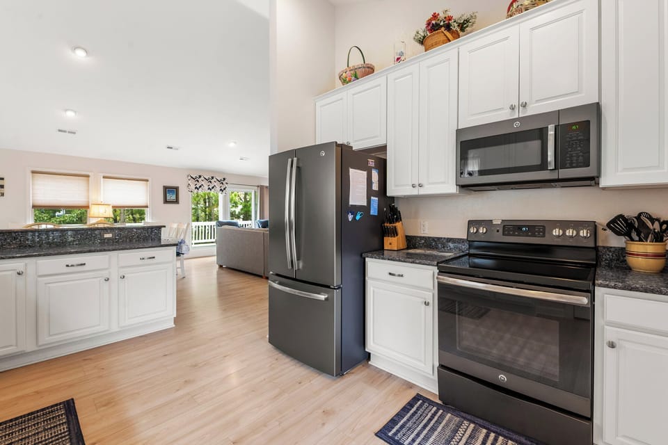 MB13: Eagles Nest | Top Level Kitchen