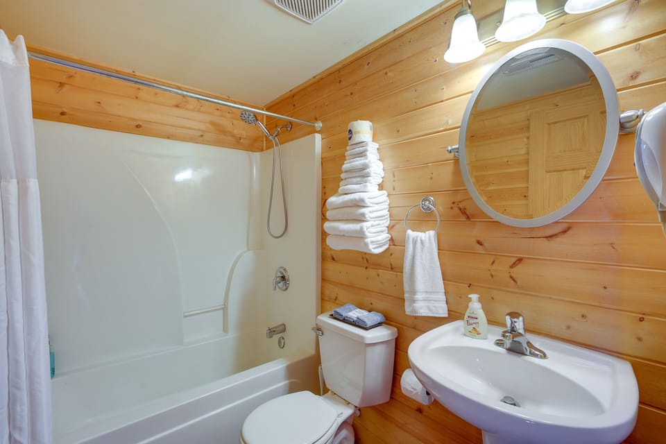 Bathroom | Towels Provided