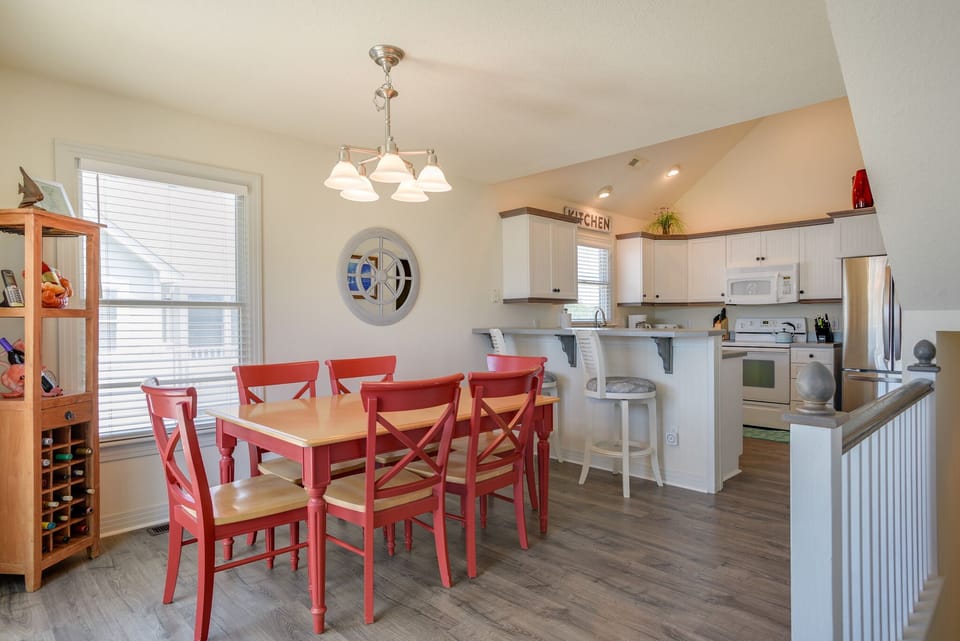 HK39: Sound Spirit | Mid Level Dining Area