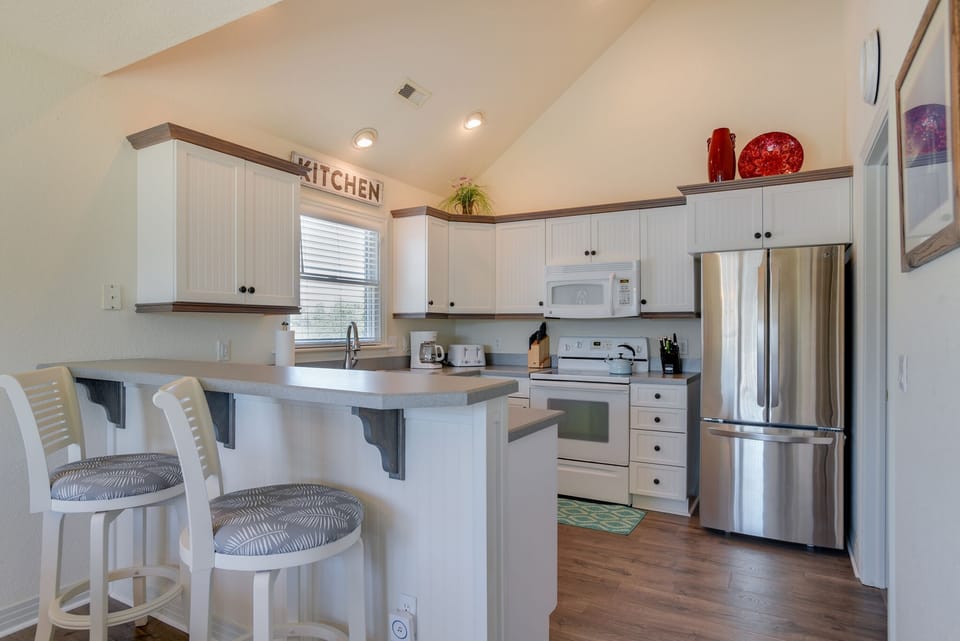 HK39: Sound Spirit | Mid Level Kitchen