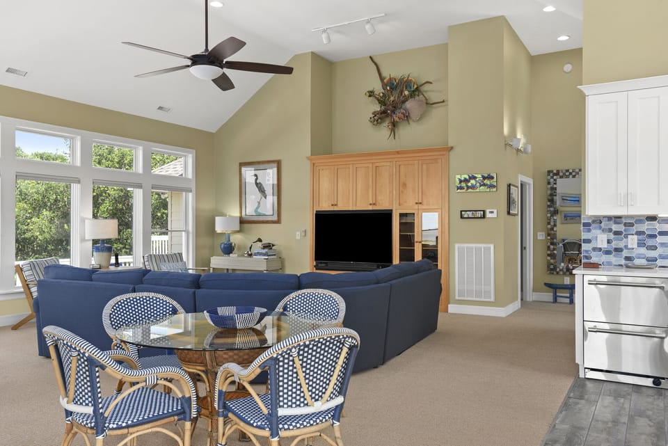CC114: Y7 Fairways & Sunsets | Top Level Living Area