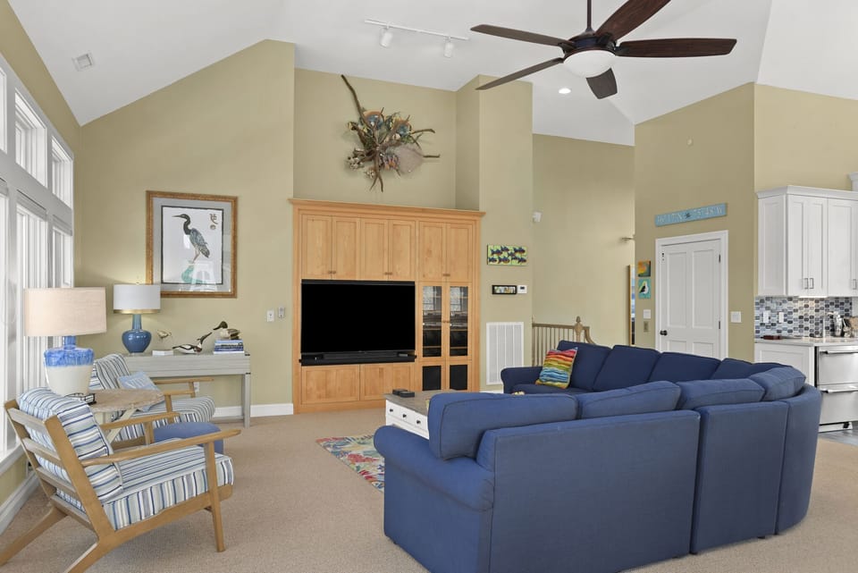 CC114: Y7 Fairways & Sunsets | Top Level Living Area