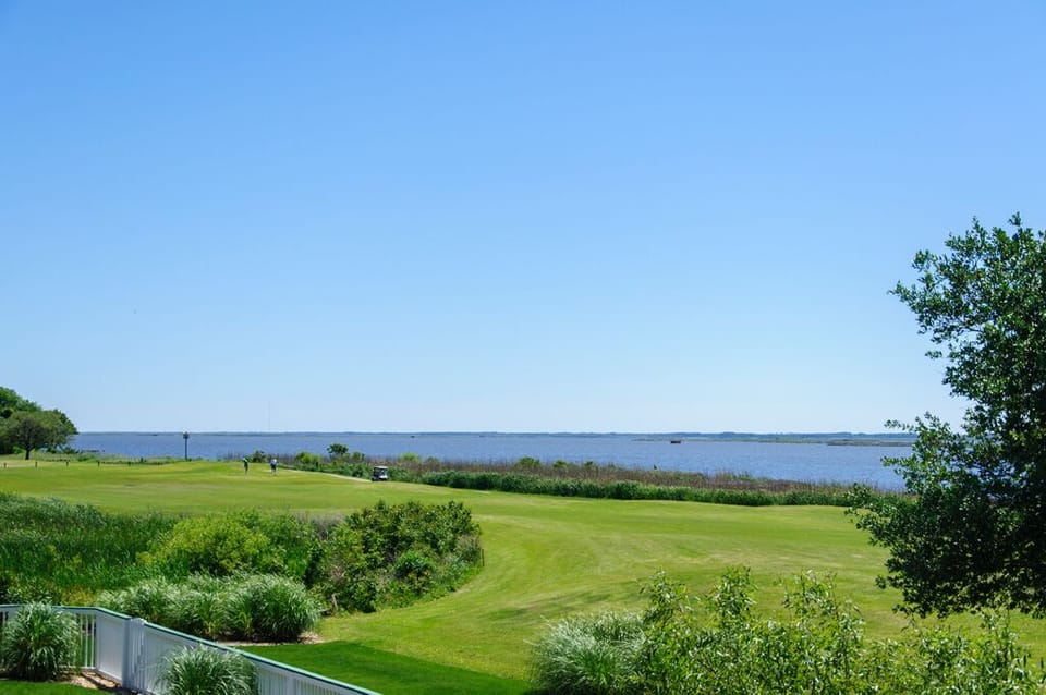 CC114: Y7 Fairways & Sunsets | Top Level Deck View
