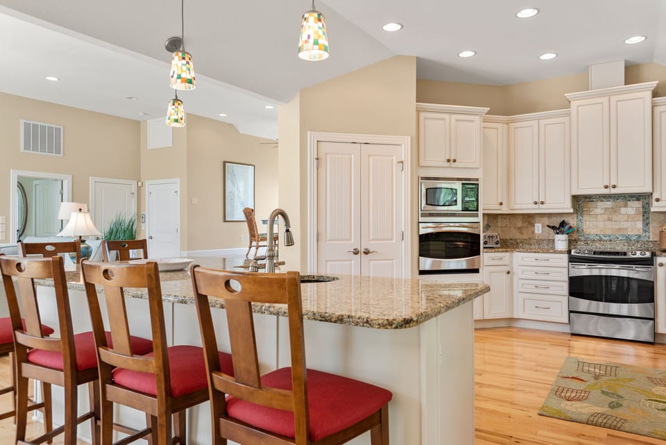CC059: Sweet Retreat | Top Level Kitchen