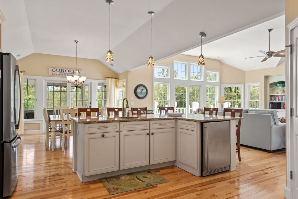 CC059: Sweet Retreat | Top Level Kitchen