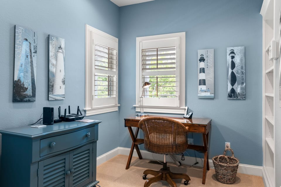 CC059: Sweet Retreat | Mid Level Office