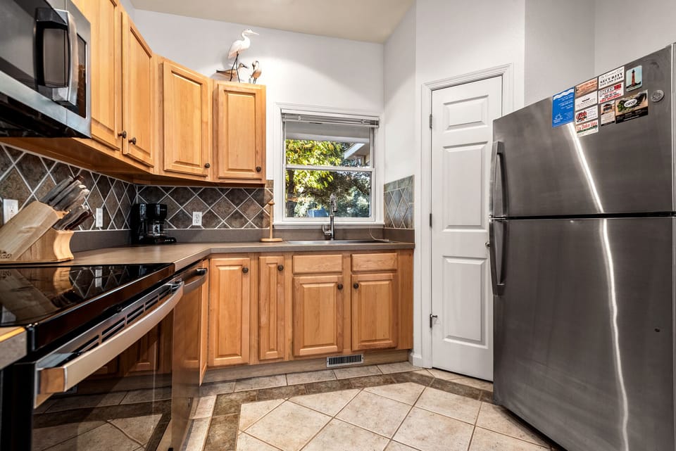 MB52:  Sound & Sea | Bottom Level Kitchen