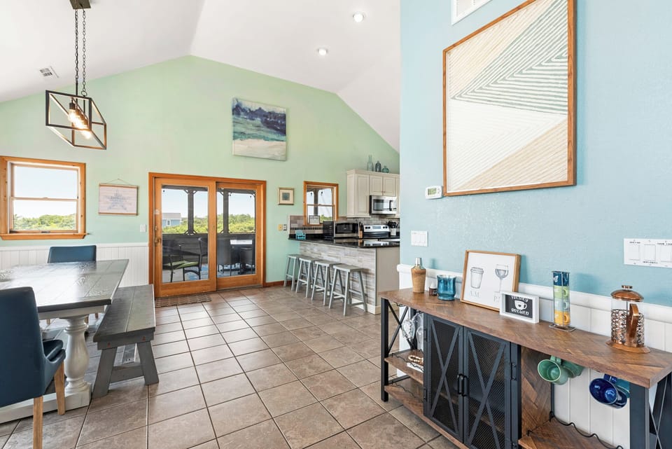 WH563: Hip Nautic | Top Level Dining Area and Kitchen