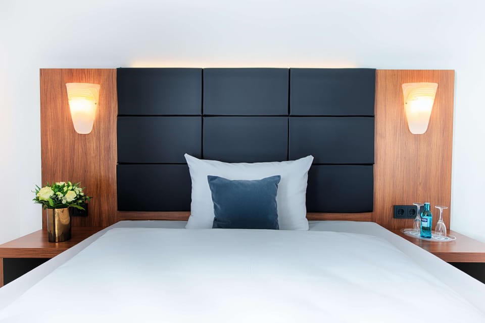 Superior Double Room | Minibar, in-room safe, desk, laptop workspace