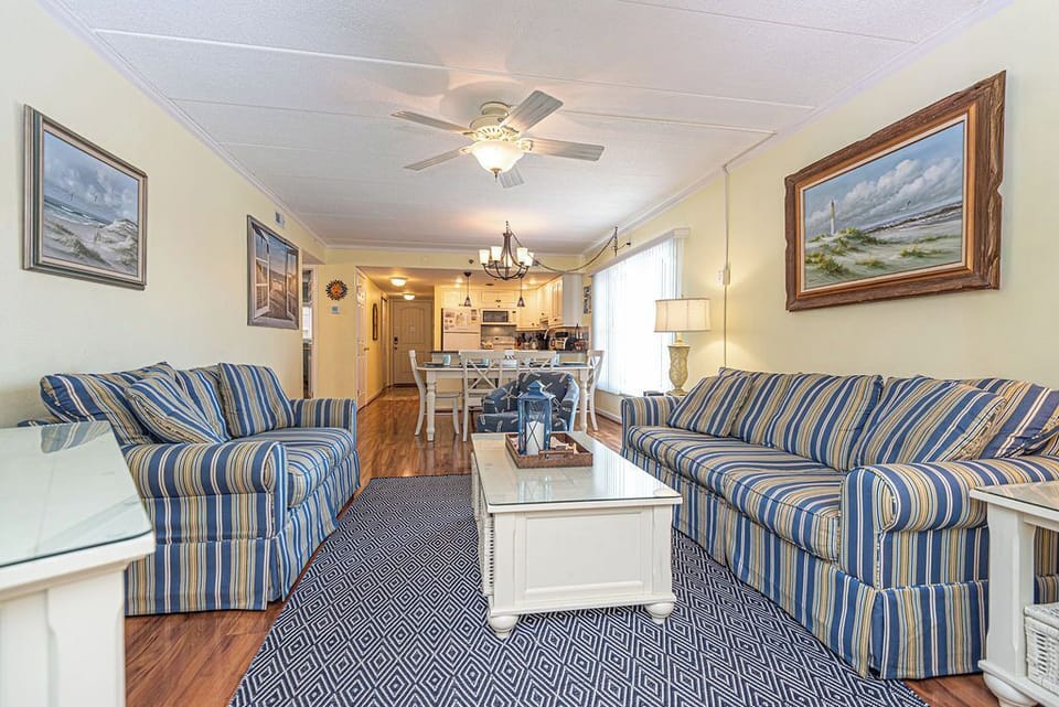 LIVING ROOM & DINING AREA