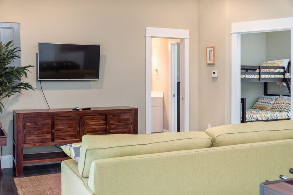 BV10B: Beacon Villas 10B | Bottom Level Rec Room