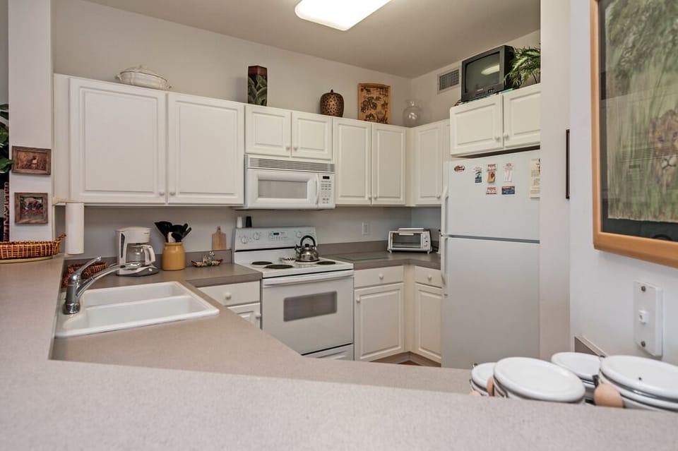 WR4C: Monkey Business | Kitchen