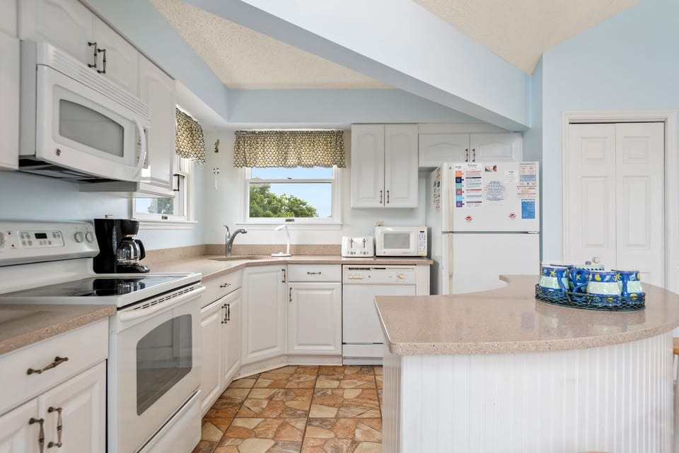 WH601: Landes Dream l Top Level Kitchen