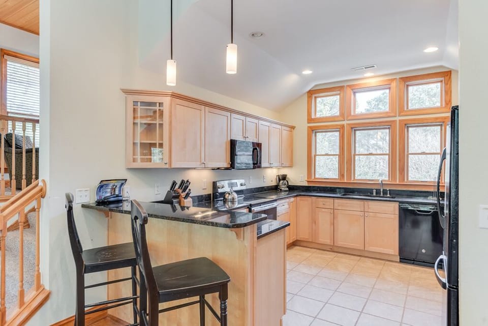CL585: Sound Dreams | Top Level Kitchen