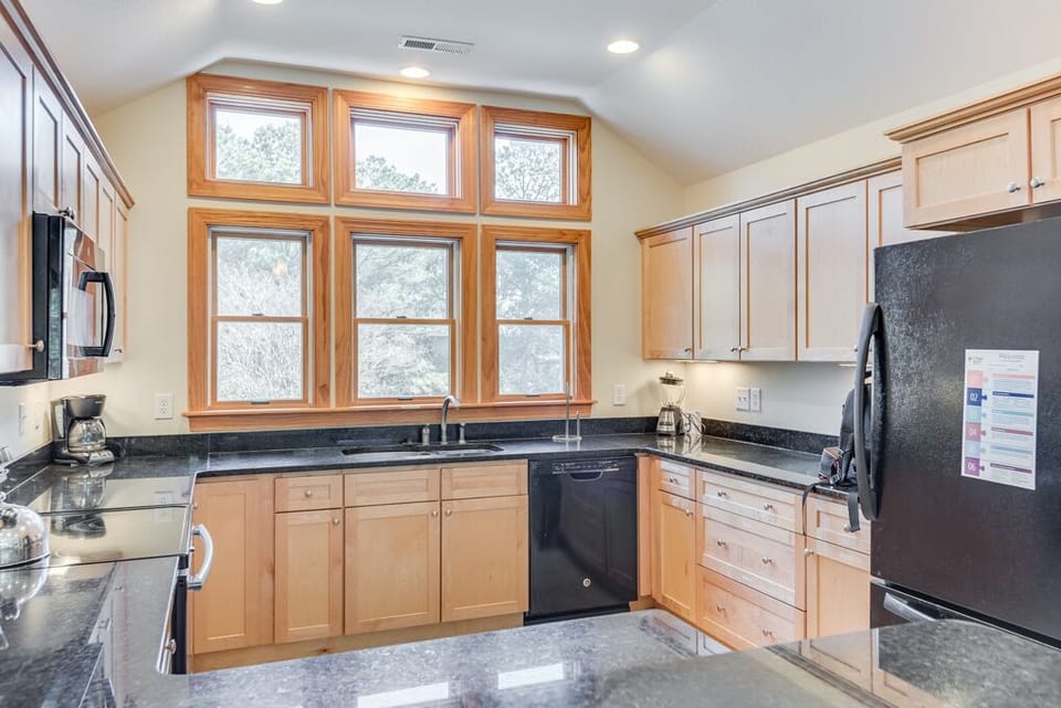CL585: Sound Dreams | Top Level Kitchen