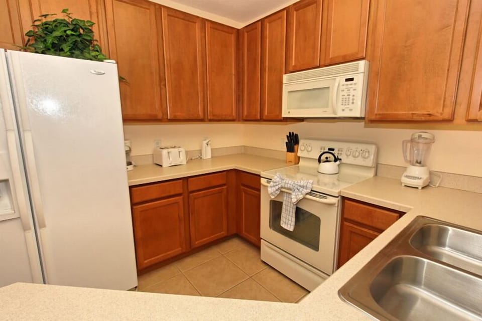 03 Kitchen Area