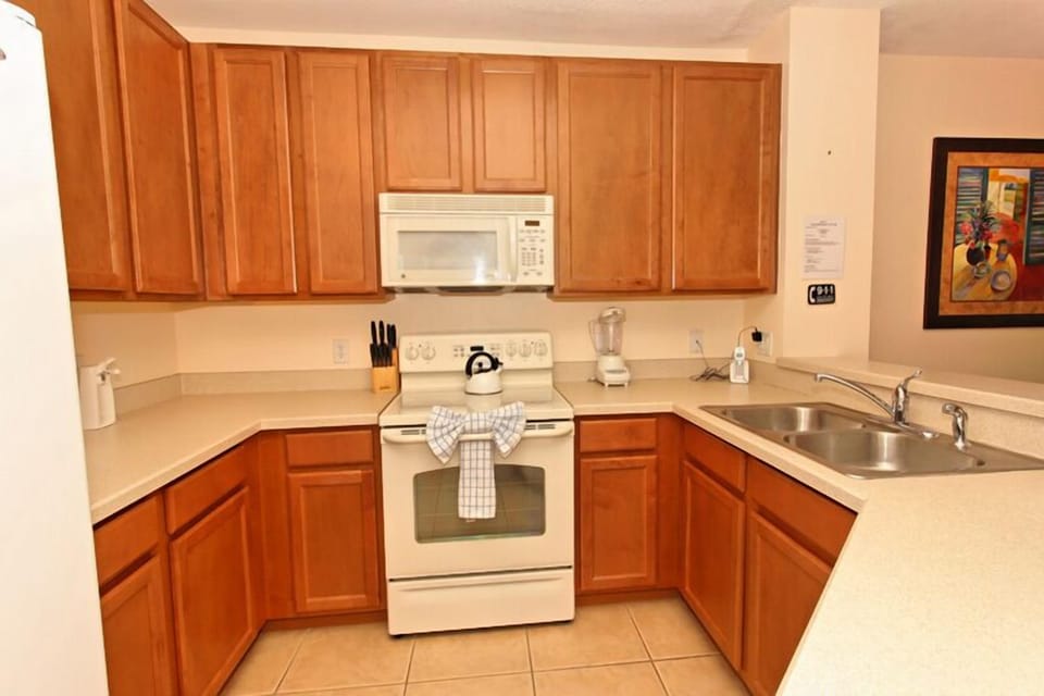 02 Kitchen Area