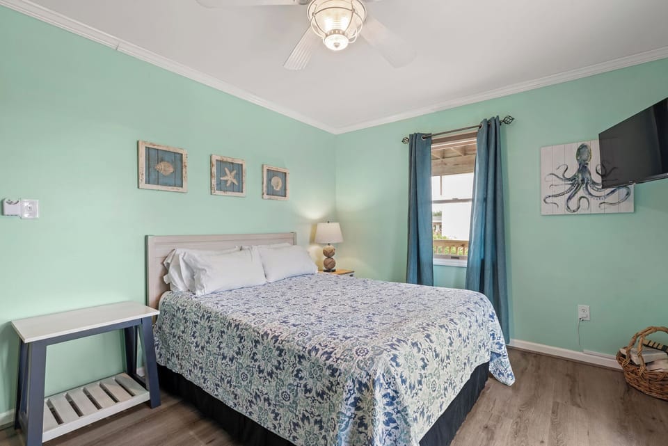 WH501: Follow The Sun | Mid Level Bedroom 2