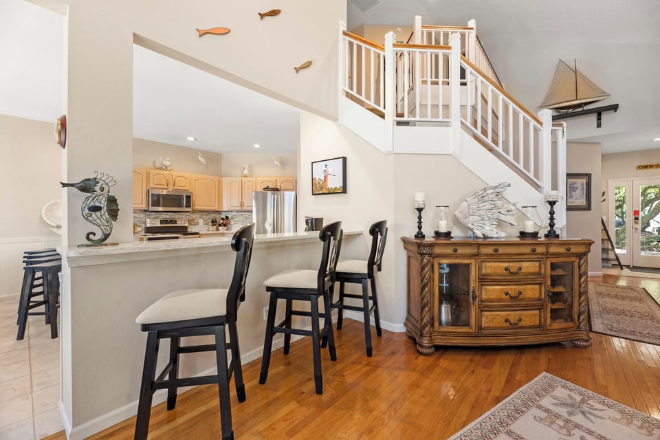 MB24: Sound Escape | Bottom Level Dining Area and Kitchen