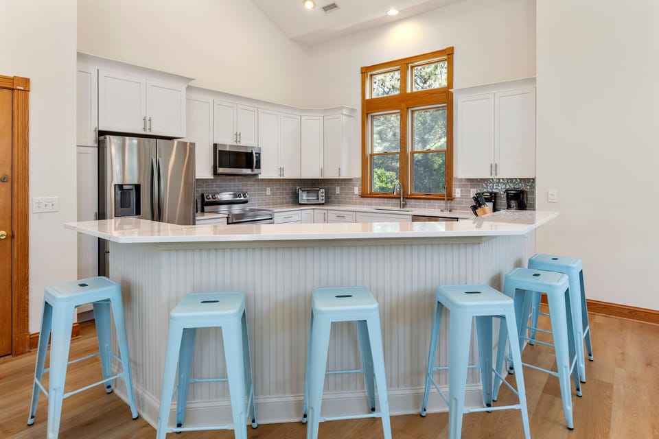 CC085: Always Summer | Top Level Kitchen