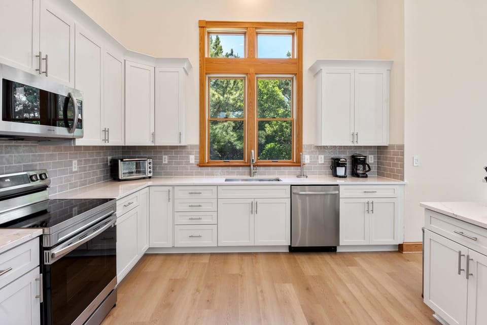 CC085: Always Summer | Top Level Kitchen