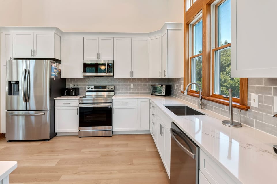 CC085: Always Summer | Top Level Kitchen