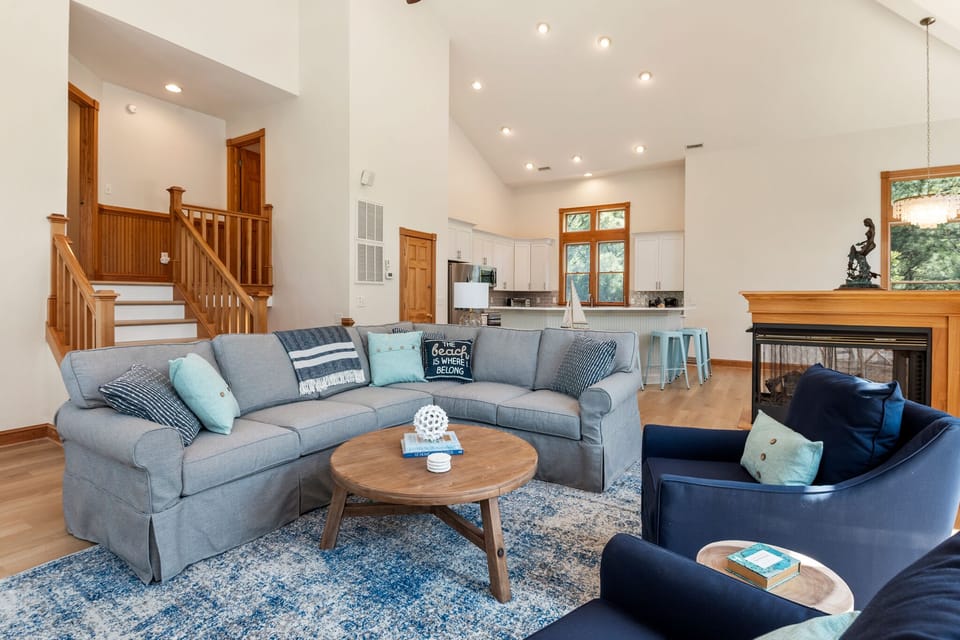 CC085: Always Summer | Top Level Living Area