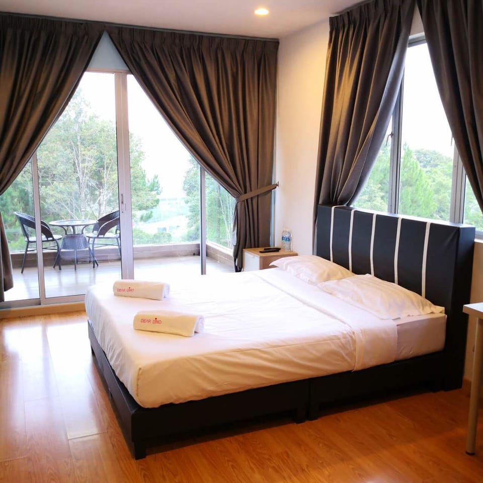 Double Room, Balcony | Iron/ironing board, free WiFi, bed sheets