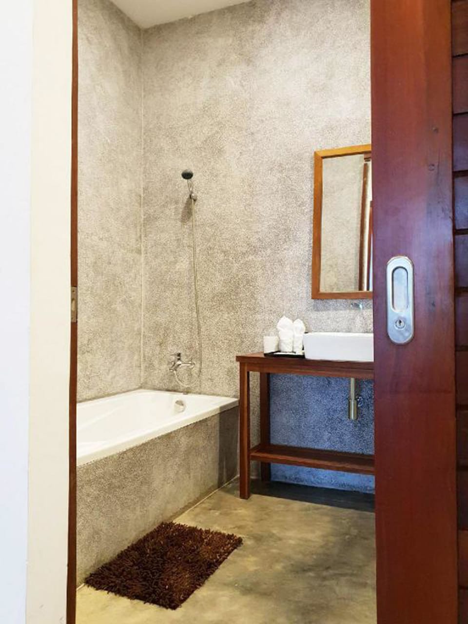 Premier Double Room, 1 King Bed, Balcony, Garden View | Bathroom | Shower, hydromassage showerhead, towels