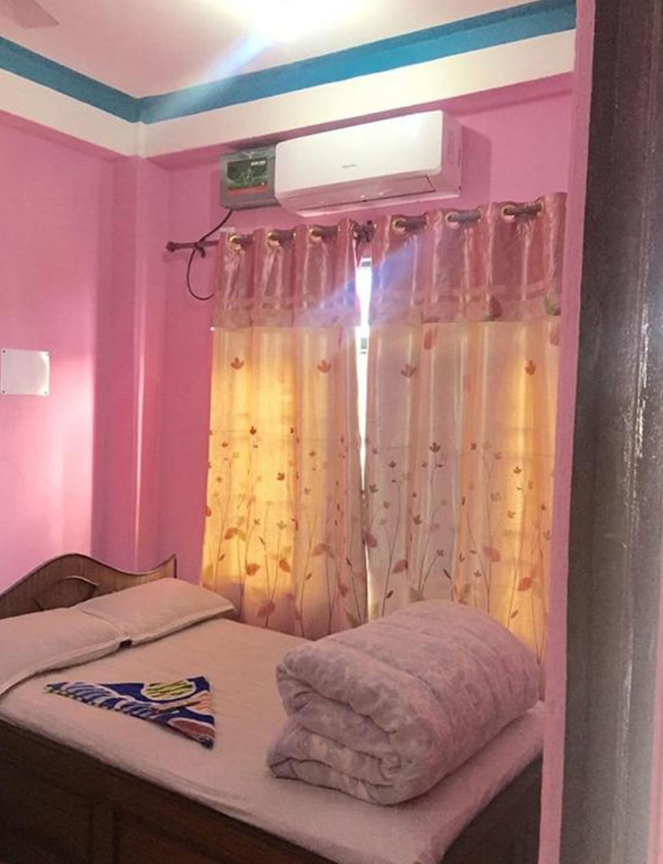 Minibar, iron/ironing board, free WiFi