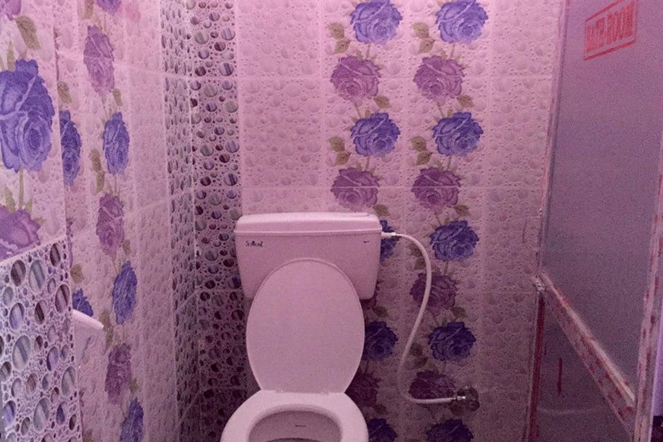 Triple Room | Bathroom | Shower, free toiletries, towels