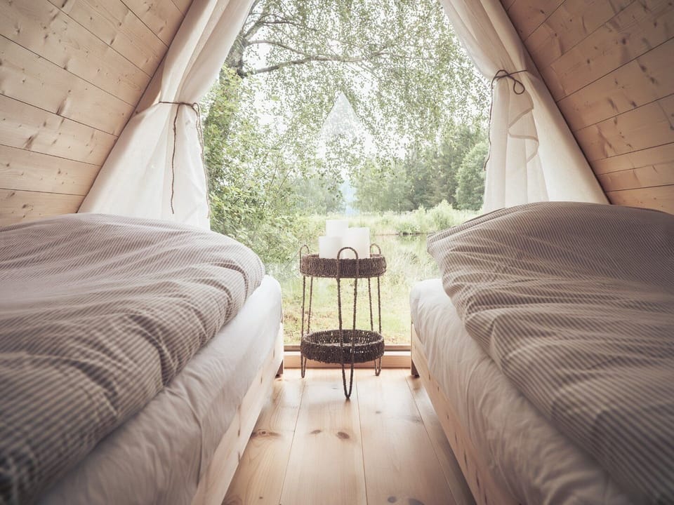 Basic Cabin | Blackout drapes, WiFi, bed sheets