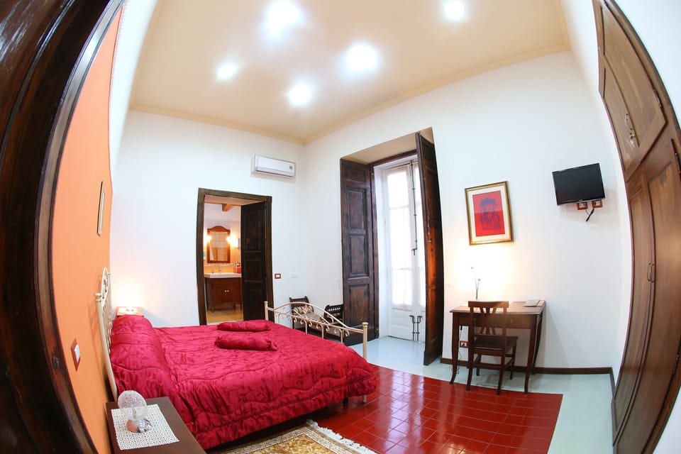 Standard Double Room | Desk, iron/ironing board, free cribs/infant beds, rollaway beds