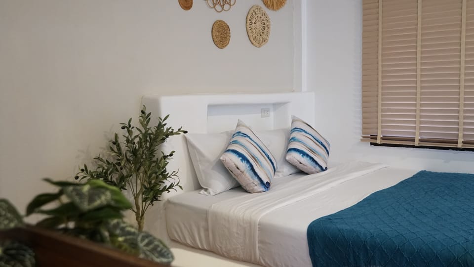 Deluxe Double Room, Balcony | In-room safe, blackout drapes, soundproofing, free WiFi