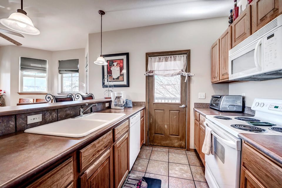 TLC-19 Kitchen