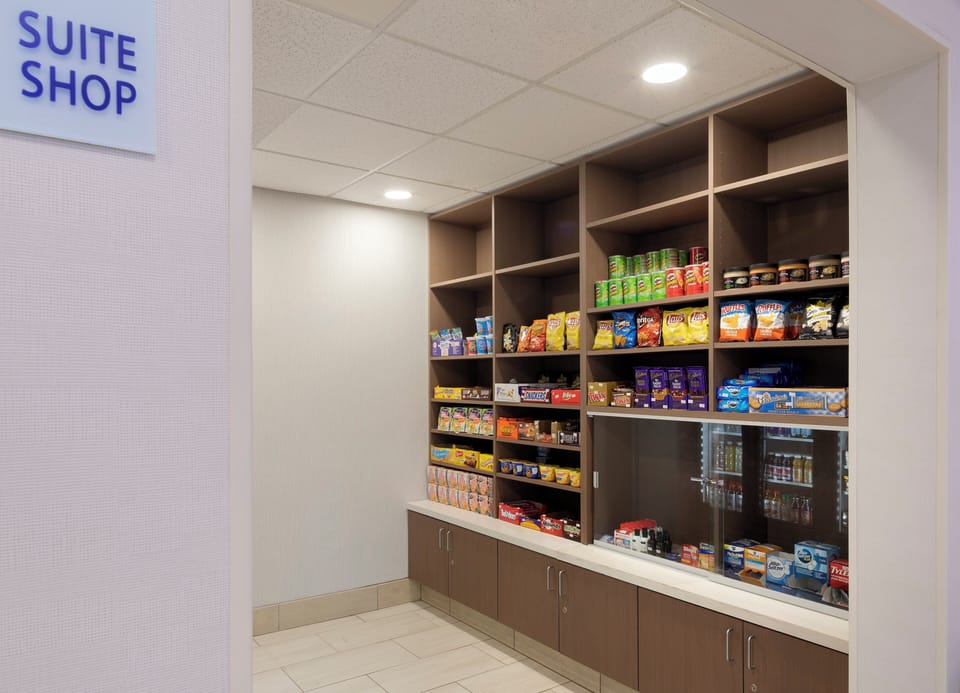 Holiday Inn Express Hotel & Suites Tilton - Lakes Region by IHG Hotel in Tilton