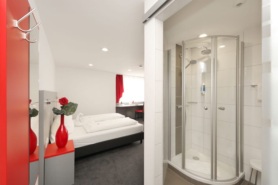 Premium bedding, in-room safe, soundproofing, iron/ironing board