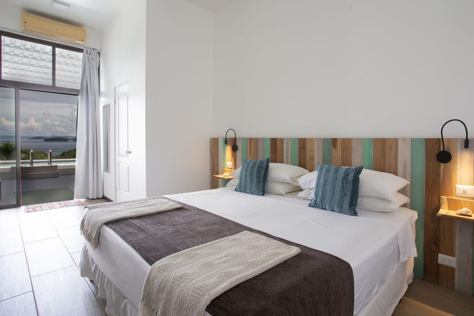 2 bedrooms, premium bedding, pillowtop beds, in-room safe