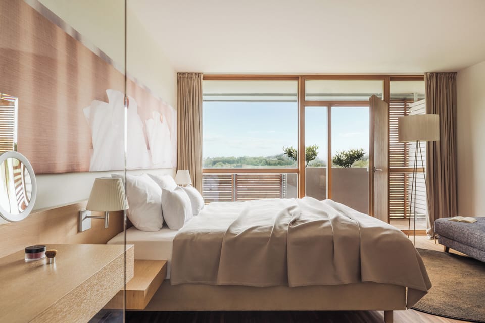 Premium bedding, minibar, in-room safe, desk